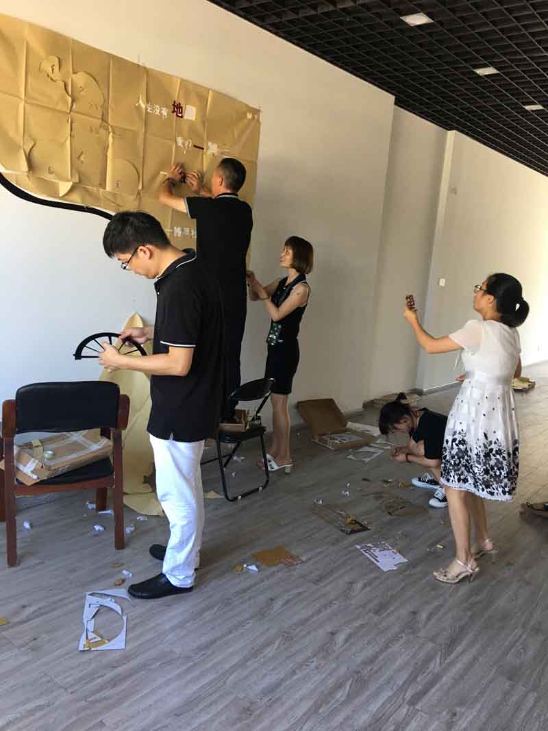活動(dòng)室建設(shè)中